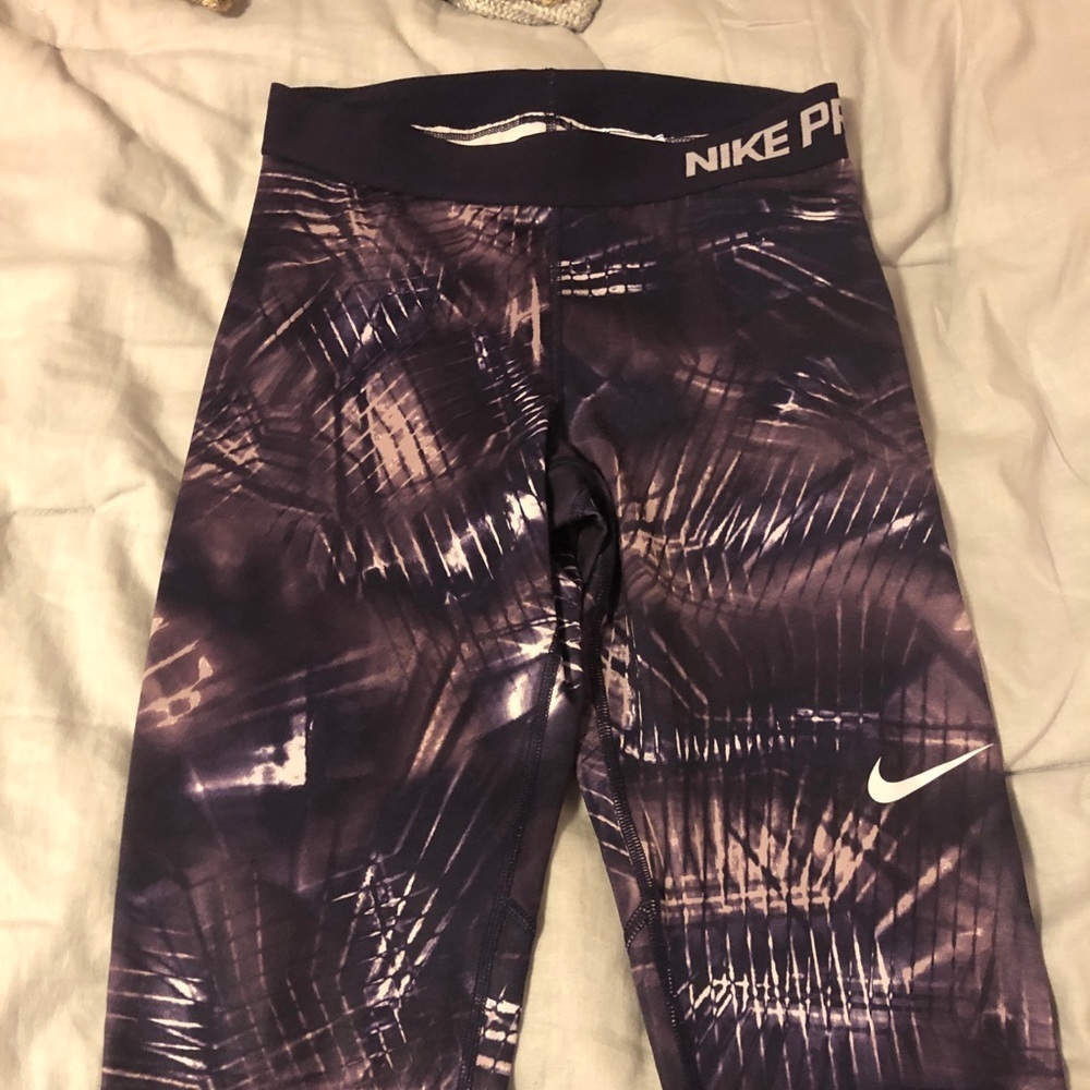 Purple printed nike pro leggings